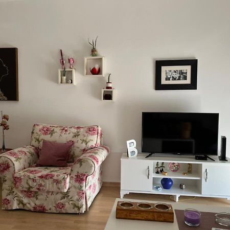 Lovely Pink Flat Apartment Podgorica Exterior photo