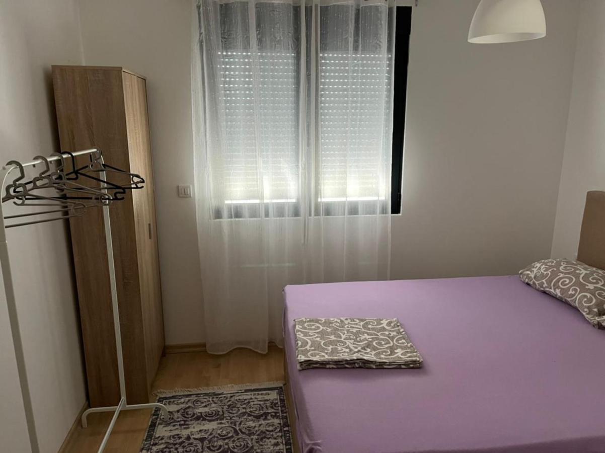 Lovely Pink Flat Apartment Podgorica Exterior photo